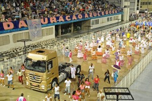 03)Valores corporativos da marca vão de encontro com valores da escola de samba, como Paixão e Disciplina.