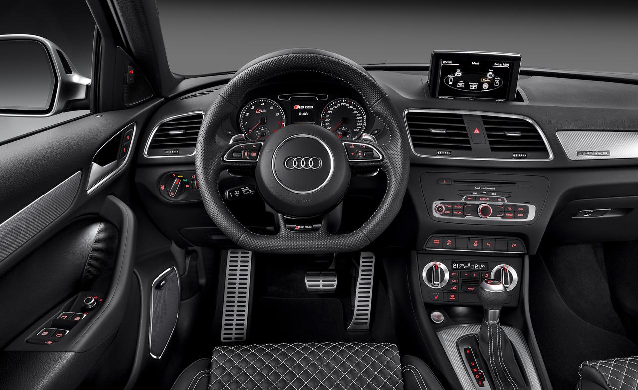 2014-Audi-RS-Q3-Interior-Photo
