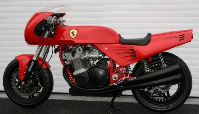 A moto Enzo Ferrari produzida pela David Kay Engineering em 1995