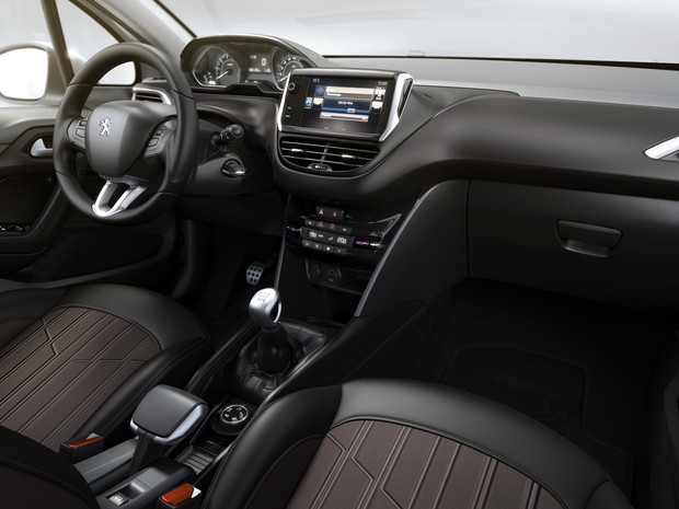  Interior refinado e equipado exibe a nova direção dos Peugeot: conteúdo rico.