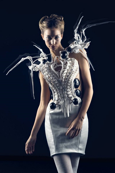 2016-audi-a4-joins-3d-printed-dresses-that-move-or-make-smoke-in-berlin-video-photo-gallery_1