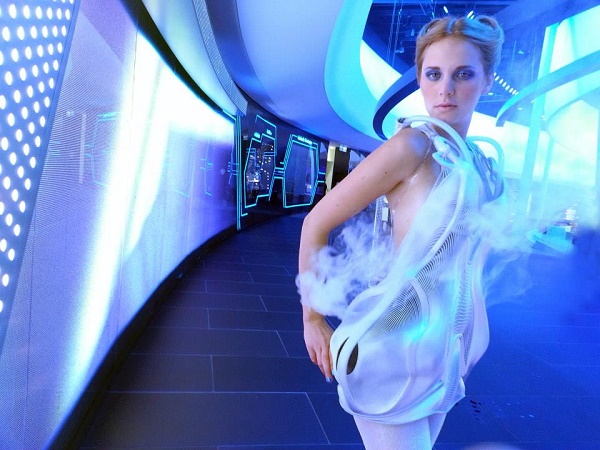 2016-audi-a4-joins-3d-printed-dresses-that-move-or-make-smoke-in-berlin-video-photo-gallery_11